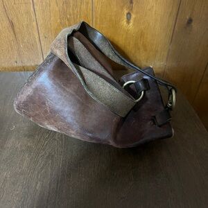 READ Vintage heavy leather pouch shoulder bag Worn Leather Metal Hardware Italy